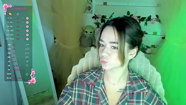 Snapshot of Bella_XO chatting on July 10, 2026, 6:35 am Bella XO online show from July 10, 2026, 6:35 am