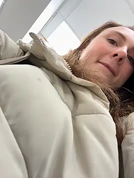 Dina Tease online show from November 11, 2025, 12:44 pm