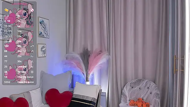 Snapshot of OdetteHarwick chatting on November 1, 2025, 8:08 am OdetteHarwick online show from November 1, 2025, 8:08 am