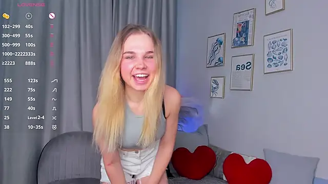 Snapshot of OdetteHarwick chatting on December 5, 2025, 7:07 am OdetteHarwick online show from December 5, 2025, 7:07 am