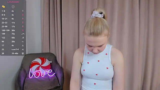 OdetteHarwick online show from April 10, 2026, 7:04 am