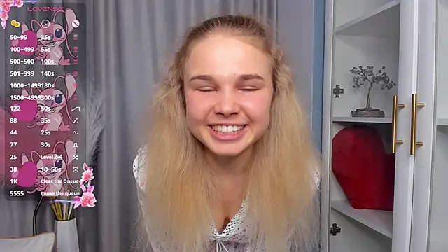 Snapshot of OdetteHarwick chatting on September 14, 2025, 7:42 am OdetteHarwick online show from September 14, 2025, 7:42 am