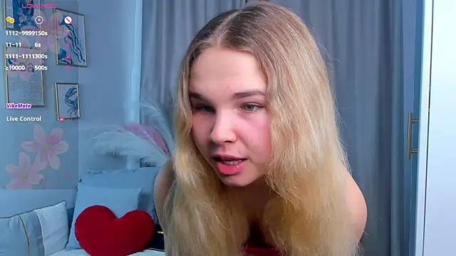 Snapshot of OdetteHarwick chatting on October 24, 2025, 7:40 am OdetteHarwick online show from October 24, 2025, 7:40 am