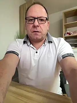 coupleLatinaLovers online show from February 3, 2025, 11:20 am