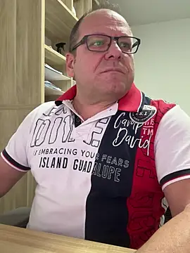 coupleLatinaLovers online show from December 4, 2025, 6:56 am