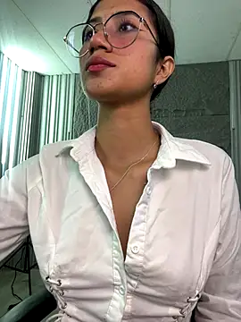 KaitlynLoveCam online show from November 7, 2025, 10:13 pm