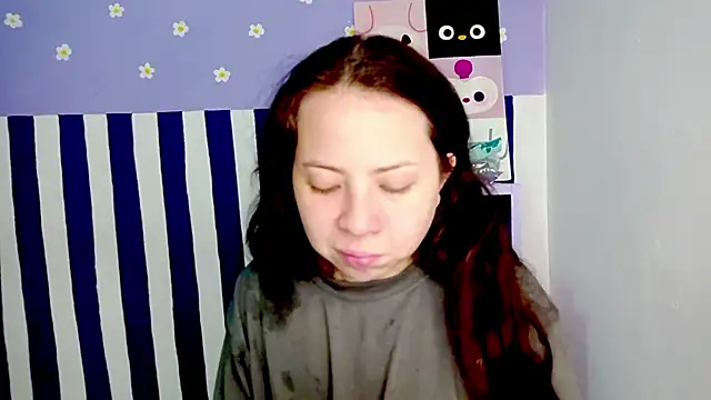 Snapshot of PetiteIvoryQueen19 chatting on April 24, 2026, 4:47 am PetiteIvoryQueen19 online show from April 24, 2026, 4:47 am