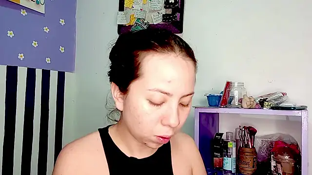 Snapshot of PetiteIvoryQueen19 chatting on May 22, 2026, 5:16 am PetiteIvoryQueen19 online show from May 22, 2026, 5:16 am
