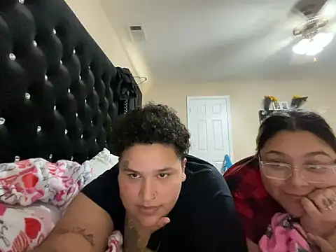 Snapshot of yourfattylatina chatting on October 2, 2025, 8:34 pm yourfattylatina online show from October 2, 2025, 8:34 pm