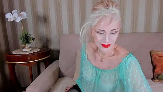 Snapshot of Rita_Farel chatting on February 5, 2025, 8:35 pm Rita Farel online show from February 5, 2025, 8:35 pm