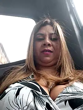 Laura-Hernandez online show from October 30, 2025, 3:42 pm