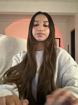 aly golden  online show from May 13, 2026, 8:54 am
