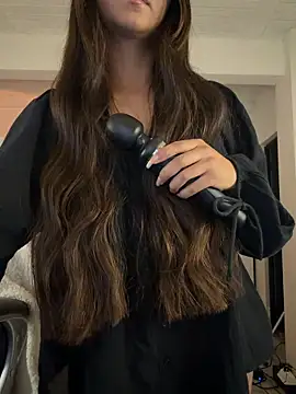 aly golden  online show from February 25, 2026, 9:14 pm