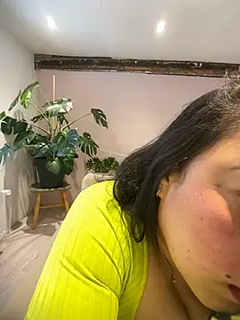 Snapshot of Alma- chatting on April 6, 2026, 12:06 pm Alma- online show from April 6, 2026, 12:06 pm