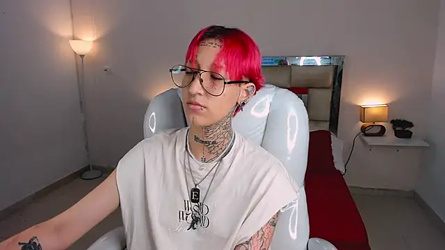 Snapshot of ravengreen_ chatting on January 25, 2025, 10:50 pm ravengreen online show from January 25, 2025, 10:50 pm