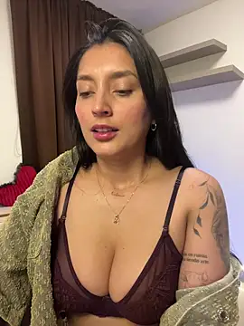 Snapshot of Valentina_cartier chatting on November 23, 2025, 11:59 pm Valentina cartier online show from November 23, 2025, 11:59 pm