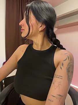 Snapshot of Valentina_cartier chatting on November 17, 2025, 12:03 am Valentina cartier online show from November 17, 2025, 12:03 am