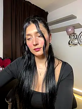 Snapshot of Valentina_cartier chatting on October 21, 2025, 11:37 pm Valentina cartier online show from October 21, 2025, 11:37 pm