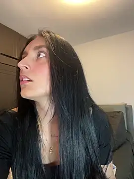 Snapshot of Valentina_cartier chatting on September 9, 2025, 1:05 am Valentina cartier online show from September 9, 2025, 1:05 am