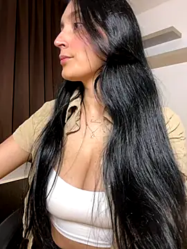 Snapshot of Valentina_cartier chatting on October 10, 2025, 11:16 pm Valentina cartier online show from October 10, 2025, 11:16 pm