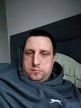 Snapshot of HE-M123 chatting on March 24, 2026, 5:46 pm HE-M123 online show from March 24, 2026, 5:46 pm