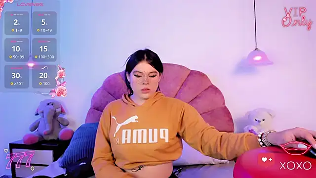 Snapshot of Alliemilky chatting on February 13, 2026, 7:36 pm Alliemilky online show from February 13, 2026, 7:36 pm