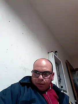 Snapshot of Camilo-31RI chatting on February 11, 2026, 4:12 am Camilo-31RI online show from February 11, 2026, 4:12 am