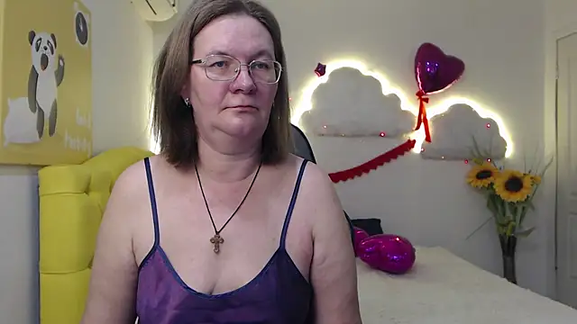 Snapshot of HolyMilfa chatting on March 21, 2025, 11:22 am HolyMilfa online show from March 21, 2025, 11:22 am