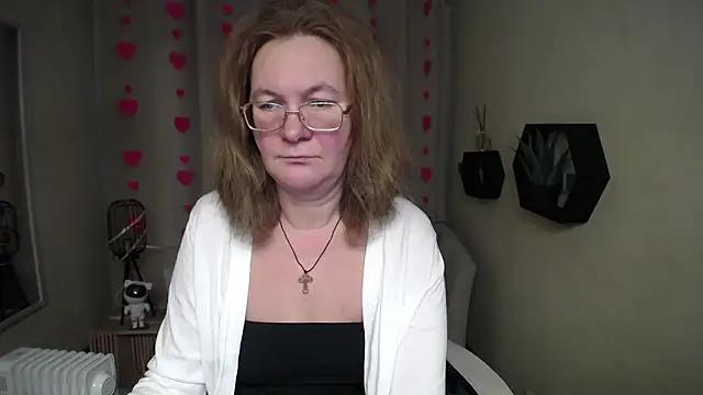 Snapshot of HolyMilfa chatting on February 8, 2026, 1:09 pm HolyMilfa online show from February 8, 2026, 1:09 pm