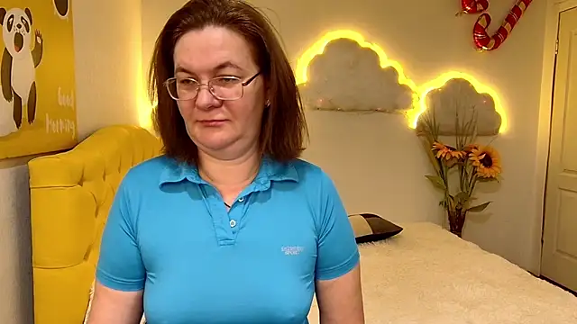 Snapshot of HolyMilfa chatting on February 2, 2025, 7:41 am HolyMilfa online show from February 2, 2025, 7:41 am