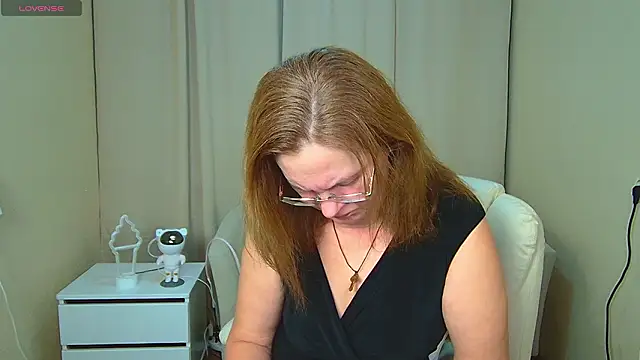 Snapshot of HolyMilfa chatting on February 2, 2026, 1:32 pm HolyMilfa online show from February 2, 2026, 1:32 pm