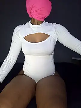 Snapshot of lisa_larry88 chatting on October 21, 2025, 2:00 am lisa larry88 online show from October 21, 2025, 2:00 am