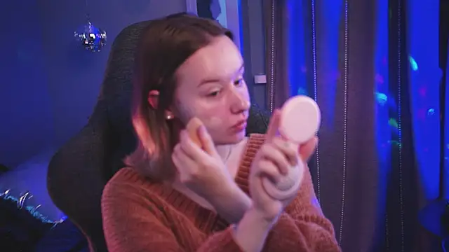 Snapshot of AdeleLoomis chatting on October 18, 2025, 2:13 am AdeleLoomis online show from October 18, 2025, 2:13 am