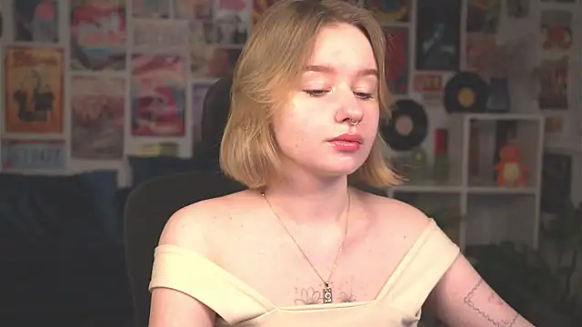 Snapshot of AdeleLoomis chatting on March 20, 2025, 2:19 am AdeleLoomis online show from March 20, 2025, 2:19 am