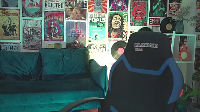 Snapshot of AdeleLoomis chatting on March 4, 2025, 2:06 am AdeleLoomis online show from March 4, 2025, 2:06 am