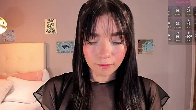 Snapshot of Maia_W10 chatting on April 9, 2026, 12:22 pm Maia W10 online show from April 9, 2026, 12:22 pm