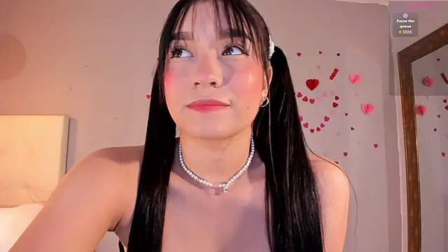 Snapshot of Maia_W10 chatting on April 7, 2026, 12:18 pm Maia W10 online show from April 7, 2026, 12:18 pm