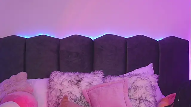 Snapshot of Lilou_albrecht chatting on February 28, 2026, 12:27 pm Lilou albrecht online show from February 28, 2026, 12:27 pm