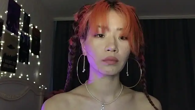 Snapshot of E_v_E_ chatting on January 17, 2025, 10:22 am E v E online show from January 17, 2025, 10:22 am