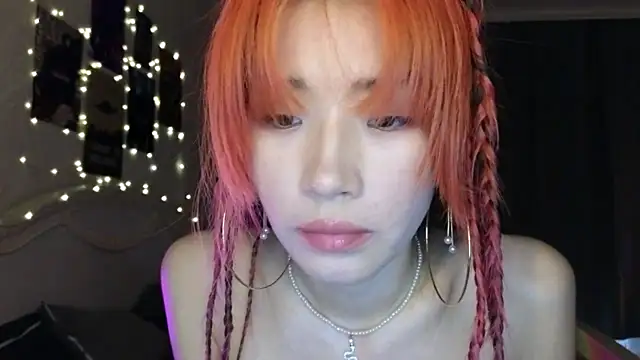 Snapshot of E_v_E_ chatting on January 17, 2025, 4:17 am E v E online show from January 17, 2025, 4:17 am