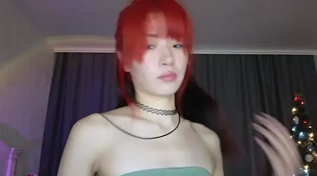 Snapshot of E_v_E_ chatting on December 15, 2024, 4:29 am E v E online show from December 15, 2024, 4:29 am