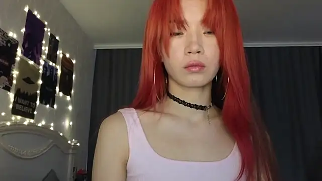 Snapshot of E_v_E_ chatting on December 31, 2024, 6:59 am E v E online show from December 31, 2024, 6:59 am