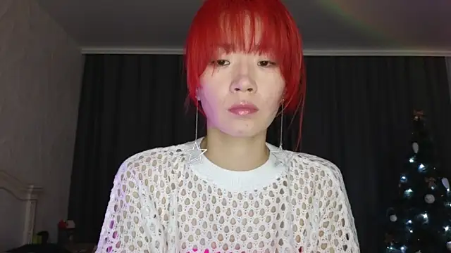 Snapshot of E_v_E_ chatting on December 16, 2024, 8:41 am E v E online show from December 16, 2024, 8:41 am