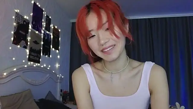 Snapshot of E_v_E_ chatting on December 30, 2024, 8:32 am E v E online show from December 30, 2024, 8:32 am