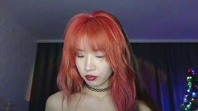 Snapshot of E_v_E_ chatting on December 6, 2024, 3:06 pm E v E online show from December 6, 2024, 3:06 pm