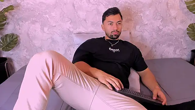 Regan   online show from March 13, 2025, 4:38 am