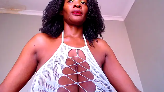Snapshot of Silkytitss chatting on April 12, 2026, 12:08 pm Silkytitss online show from April 12, 2026, 12:08 pm