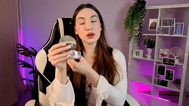 MelissaLovvv online show from November 16, 2025, 8:30 am