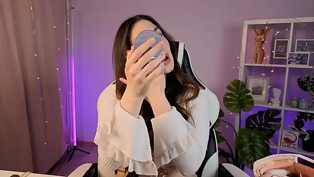 MelissaLovvv online show from February 15, 2026, 6:36 am