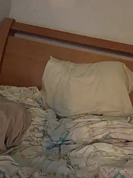 Snapshot of kioluy chatting on January 11, 2026, 11:22 pm kioluy online show from January 11, 2026, 11:22 pm